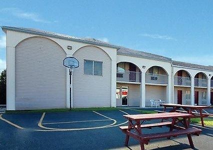 Rodeway Inn Effingham Exterior foto